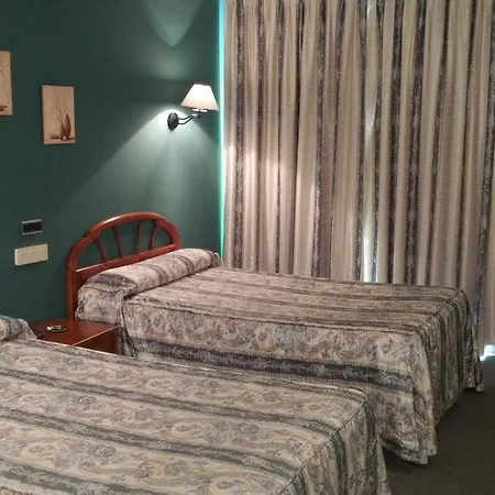 ホテル Zabala サンティリャーナ・デル・マル